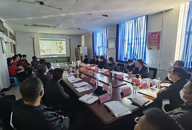 孙东深入乐动官方注册制药有限责任公司主持召开现场